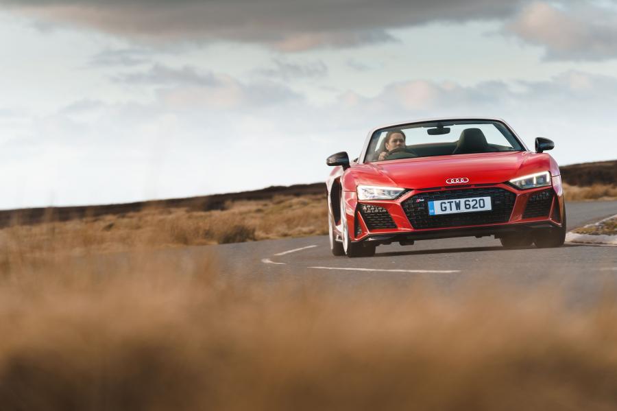  Audi R8 V10 Performance Spyder 2019 года  (UK) (фото 8 из 40)